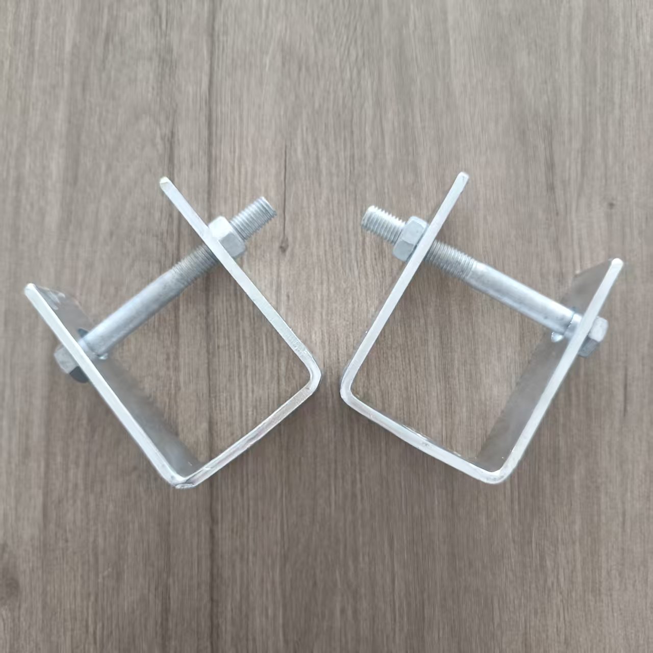 D型铁支架