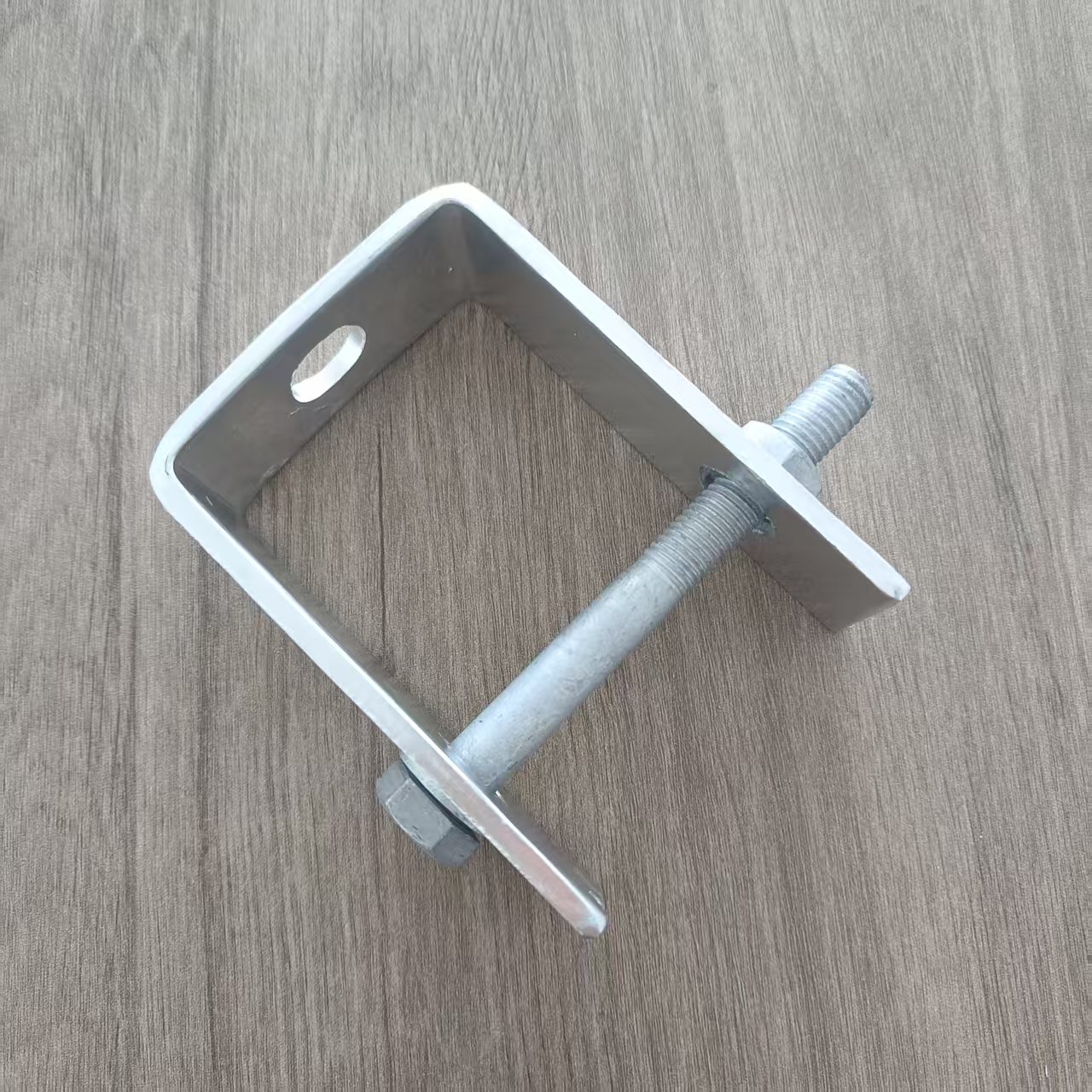 D型铁支架